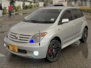 Toyota IST 2005 Silver