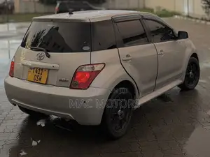 Toyota IST 2005 Silver