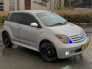 Toyota IST 2005 Silver