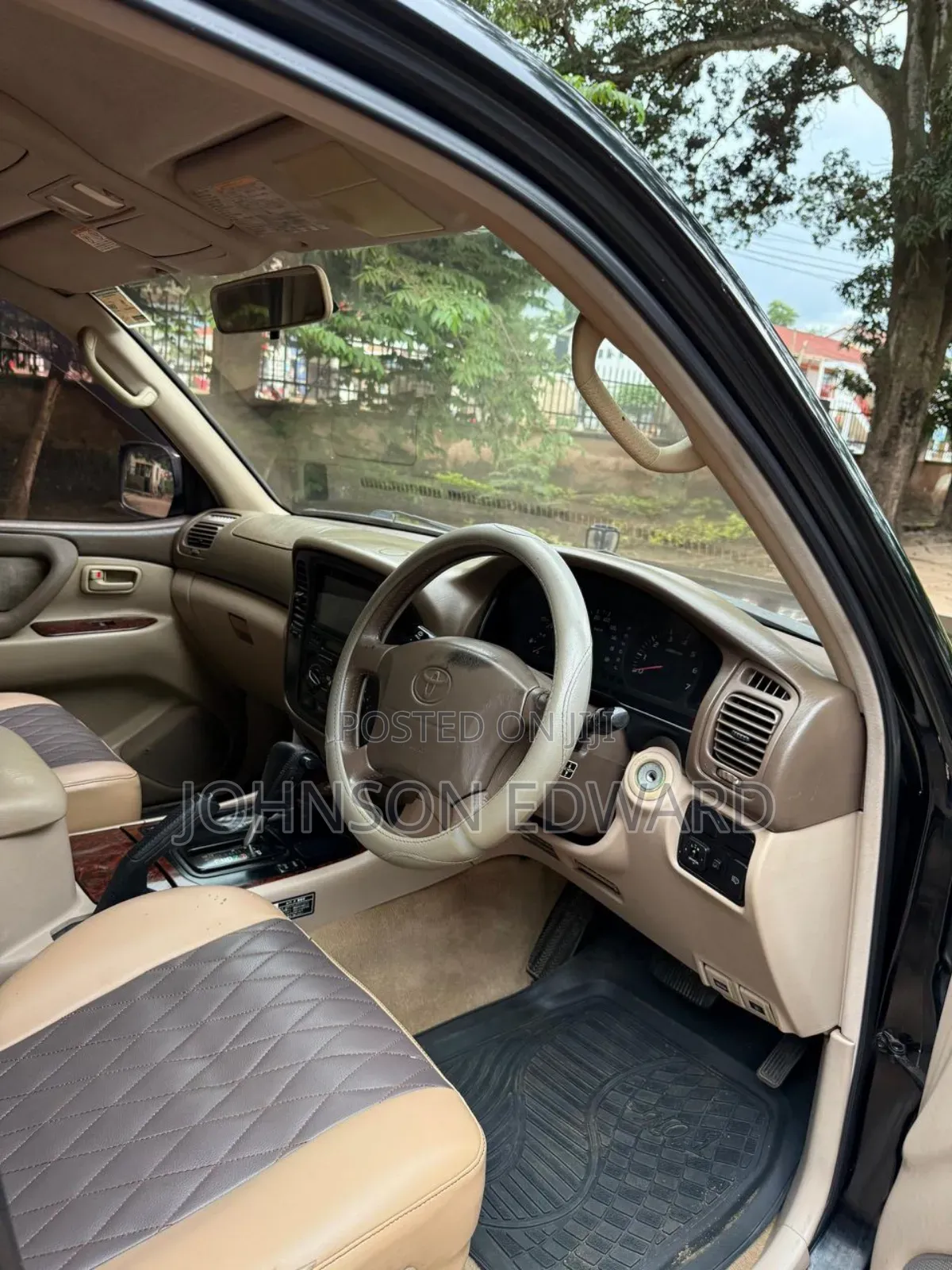 Toyota Land Cruiser 2000 Black