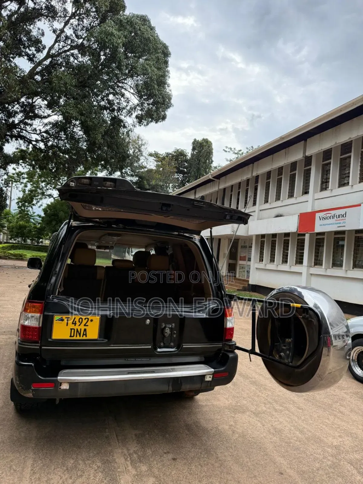 Toyota Land Cruiser 2000 Black