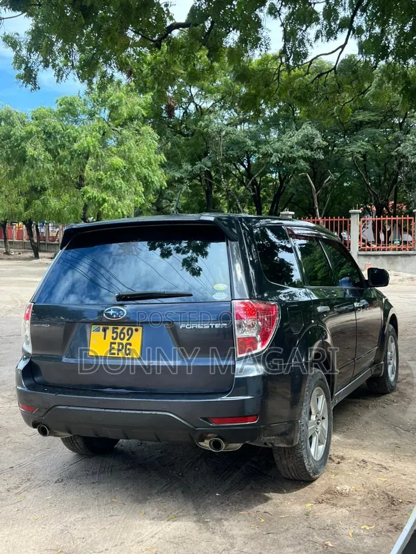 Subaru Forester 2012 Black