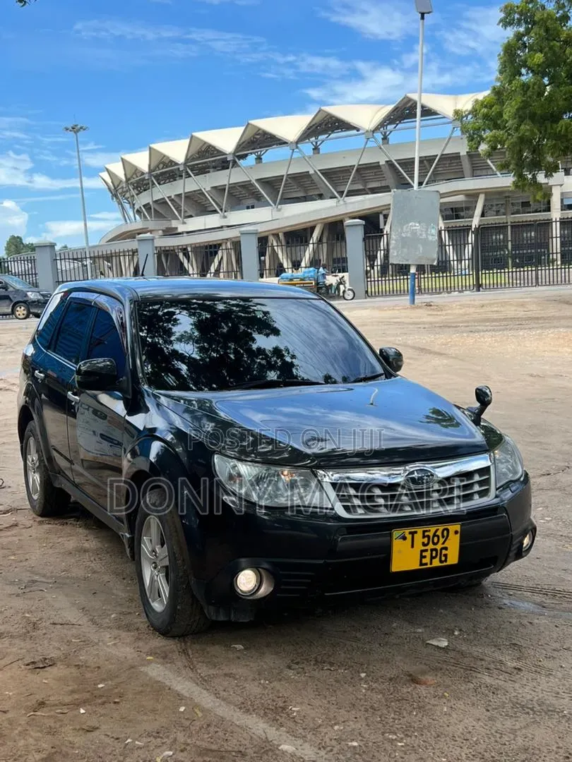 Subaru Forester 2012 Black