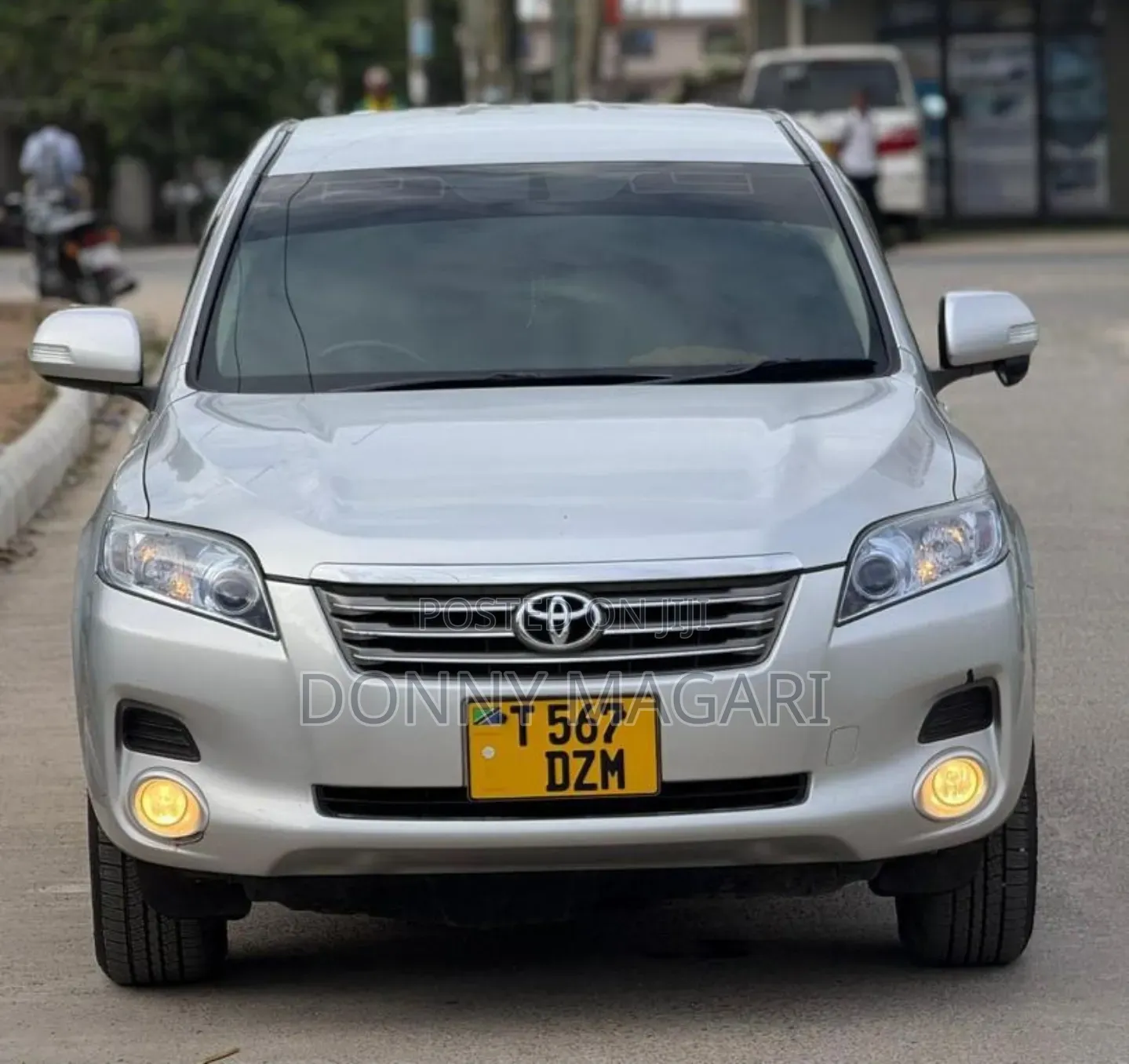Toyota Vanguard 2010 Silver