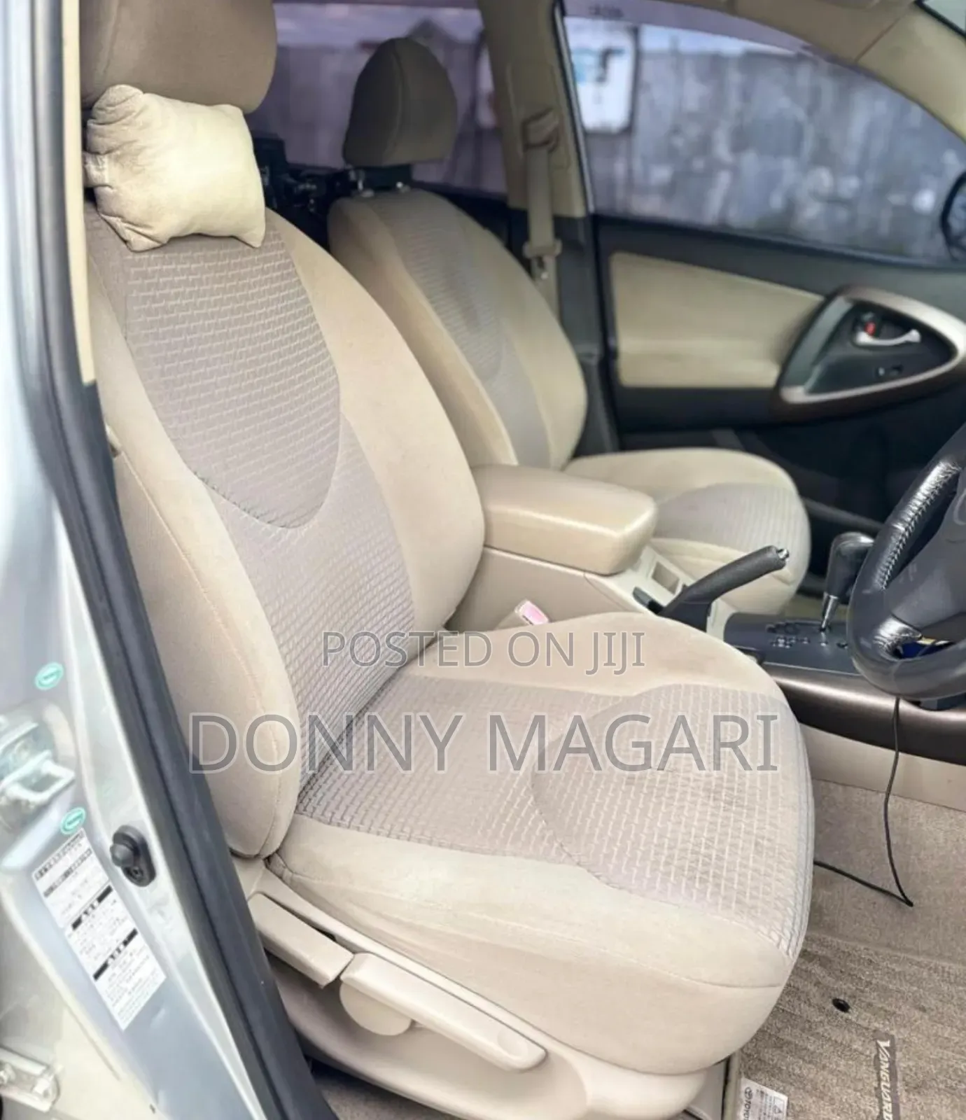 Toyota Vanguard 2010 Silver