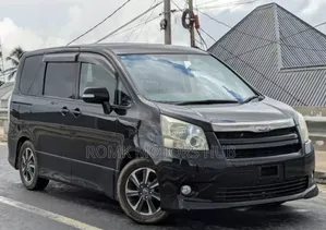 Toyota Noah 2.0 143hp AWD (8 Seater) 2008 Black
