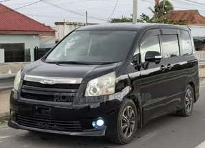 Toyota Noah 2.0 143hp AWD (8 Seater) 2008 Black