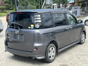 Toyota Sienta 2009 Gray