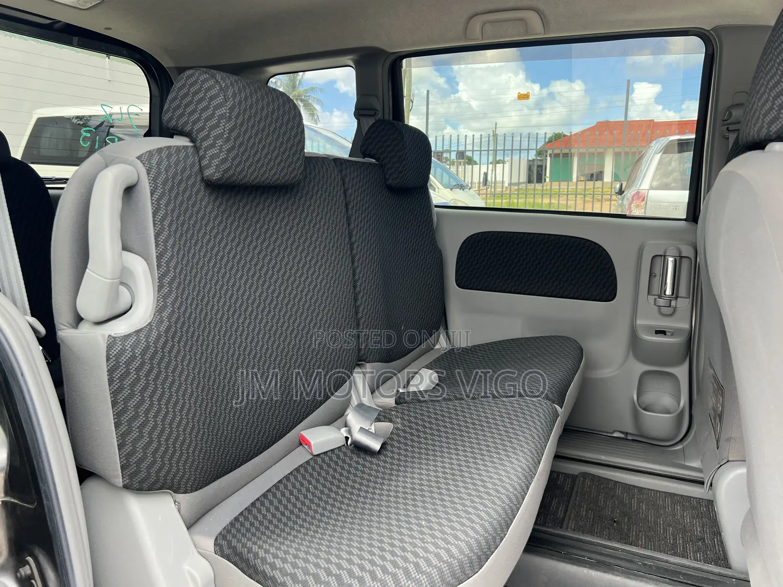 Toyota Sienta 2009 Gray