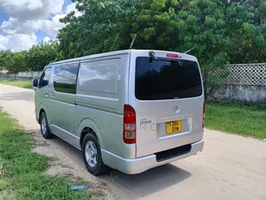 Toyota Grand HiAce 2007 Silver