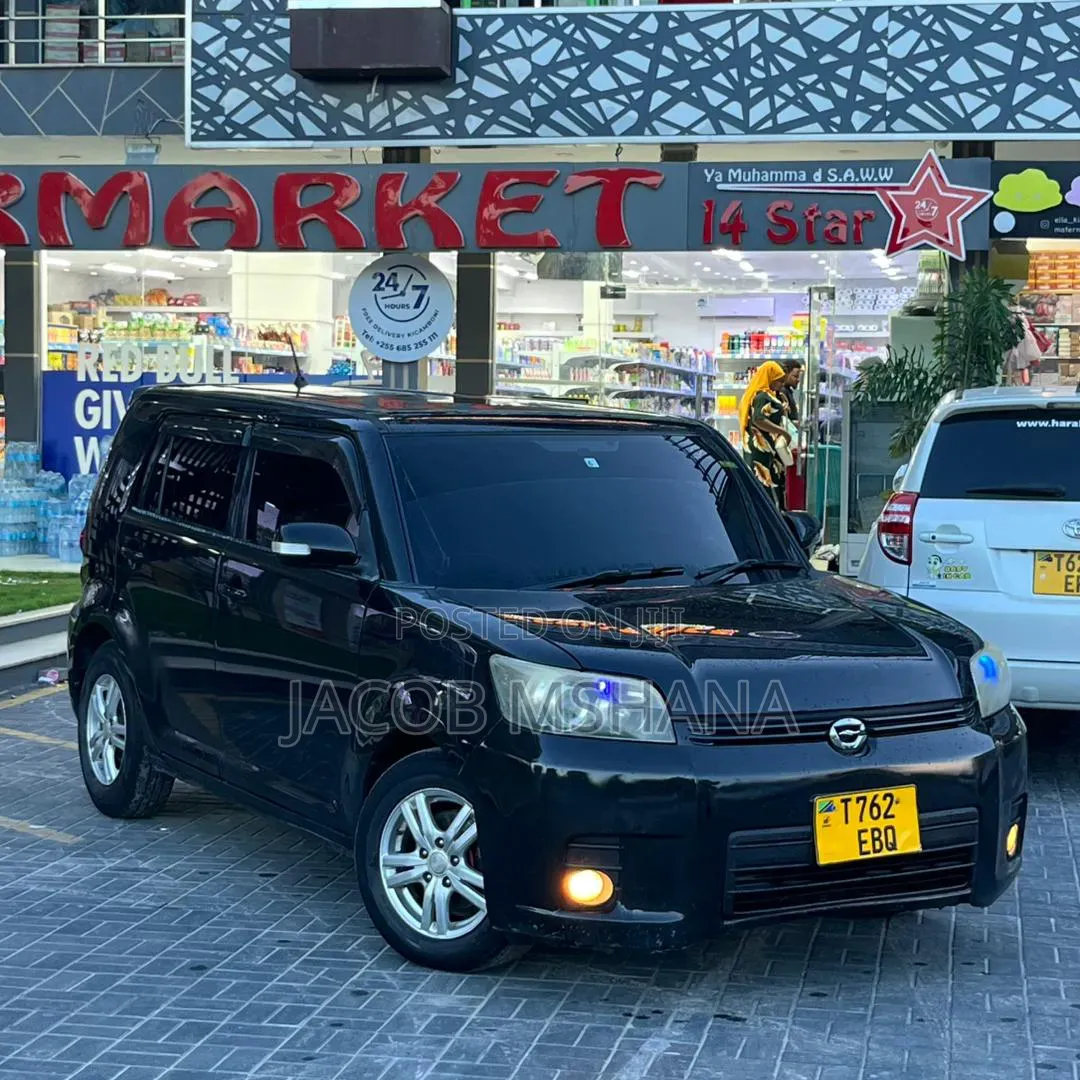 Toyota Corolla Rumion 2012 Black