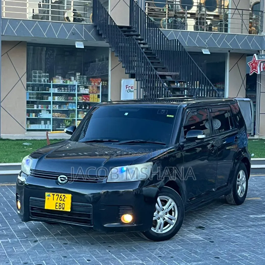 Toyota Corolla Rumion 2012 Black