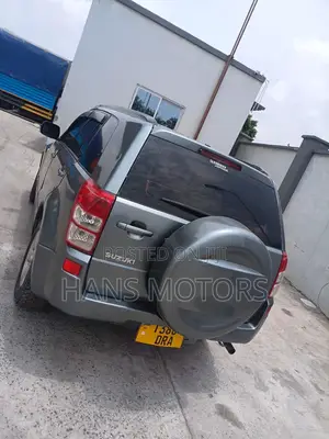 Suzuki Escudo 2005 Gray
