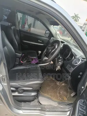 Suzuki Escudo 2005 Gray