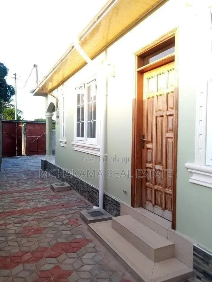 3bdrm House in Mchakama Real Estate, Kitunda for sale