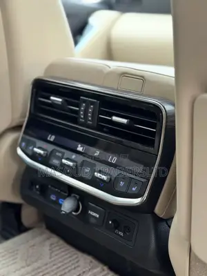 Toyota Land Cruiser LC300 2025 Black