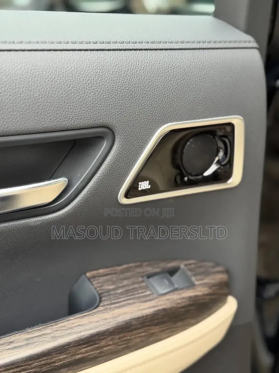 Toyota Land Cruiser LC300 2025 Black