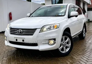Toyota Vanguard 2011 Ivory