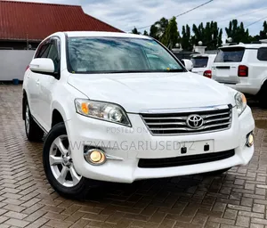 Toyota Vanguard 2011 Ivory