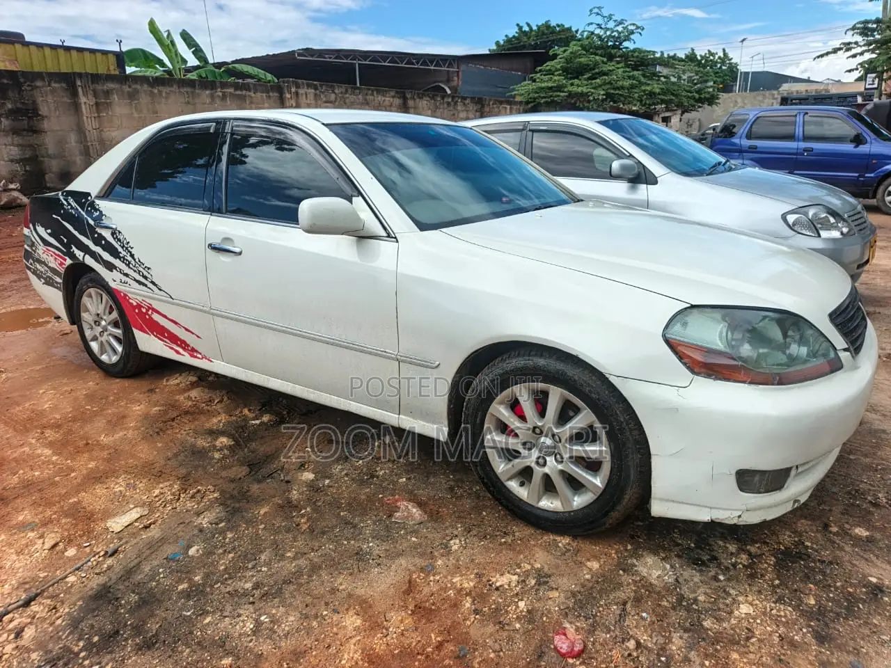 Toyota Mark II 2000 White