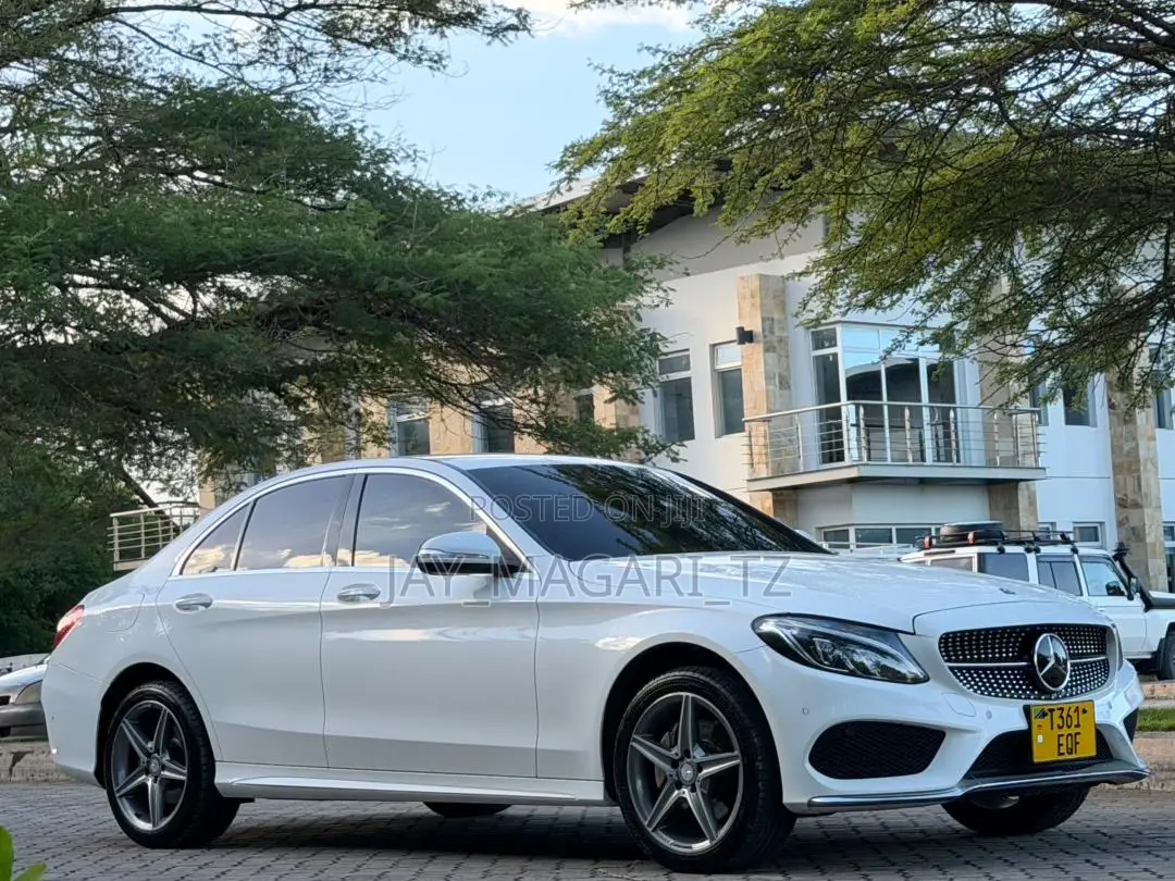 Mercedes-Benz C200 2014 White