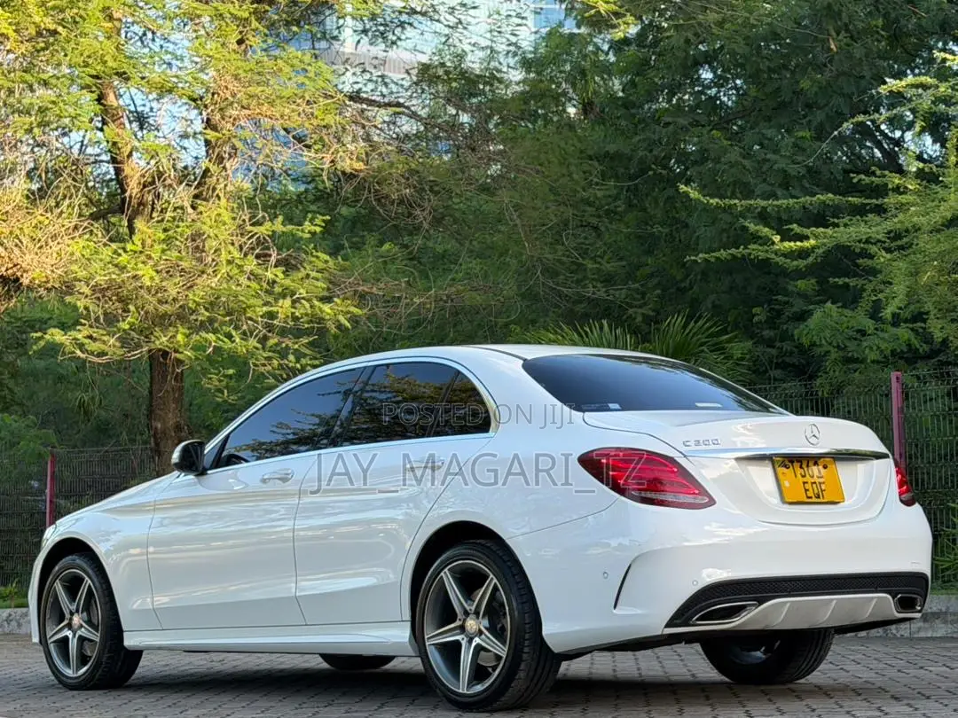 Mercedes-Benz C200 2014 White