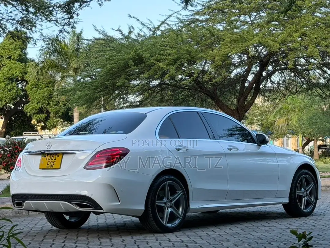 Mercedes-Benz C200 2014 White