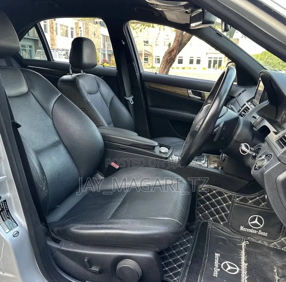 Mercedes-Benz C-Class 2007 Silver