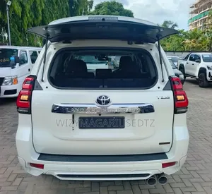 Toyota Land Cruiser Prado 2.8 2018 Off white