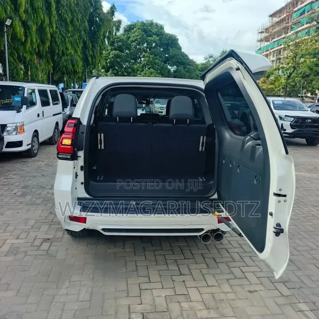 Toyota Land Cruiser Prado 2.8 2018 Off white