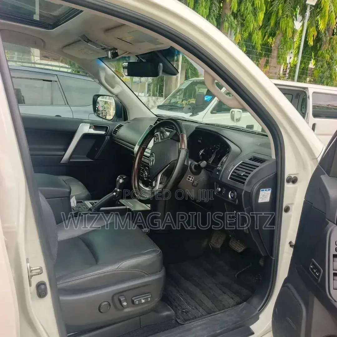 Toyota Land Cruiser Prado 2.8 2018 Off white