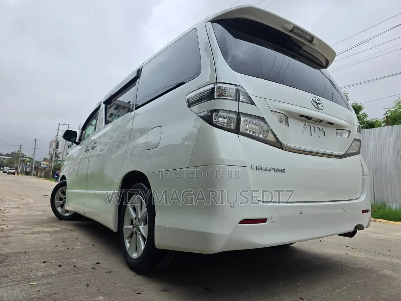 Toyota Vellfire 2009 Pink