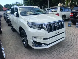 Toyota Land Cruiser Prado 2.8 2022 White