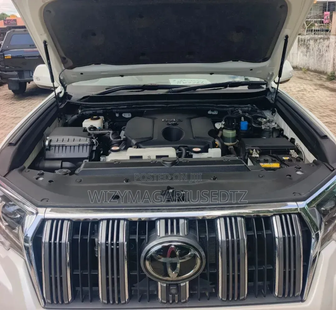 Toyota Land Cruiser Prado 2.8 2022 White