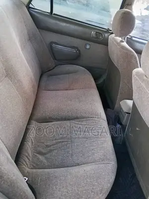 Toyota Corolla 2000 White