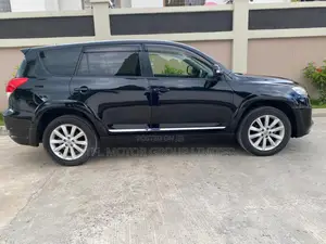 Toyota Vanguard 2012 Black