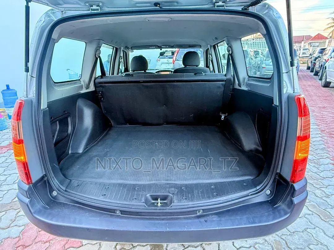 Toyota Probox 2006 Silver