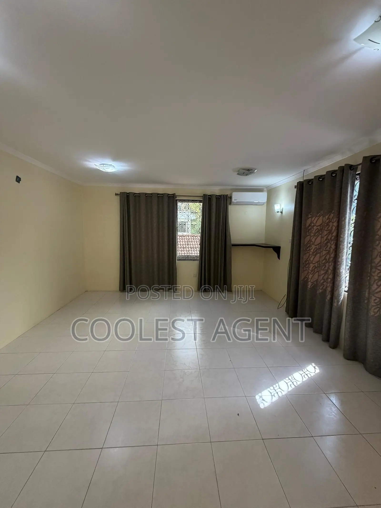 5bdrm Bungalow in Coolest Estate for rent