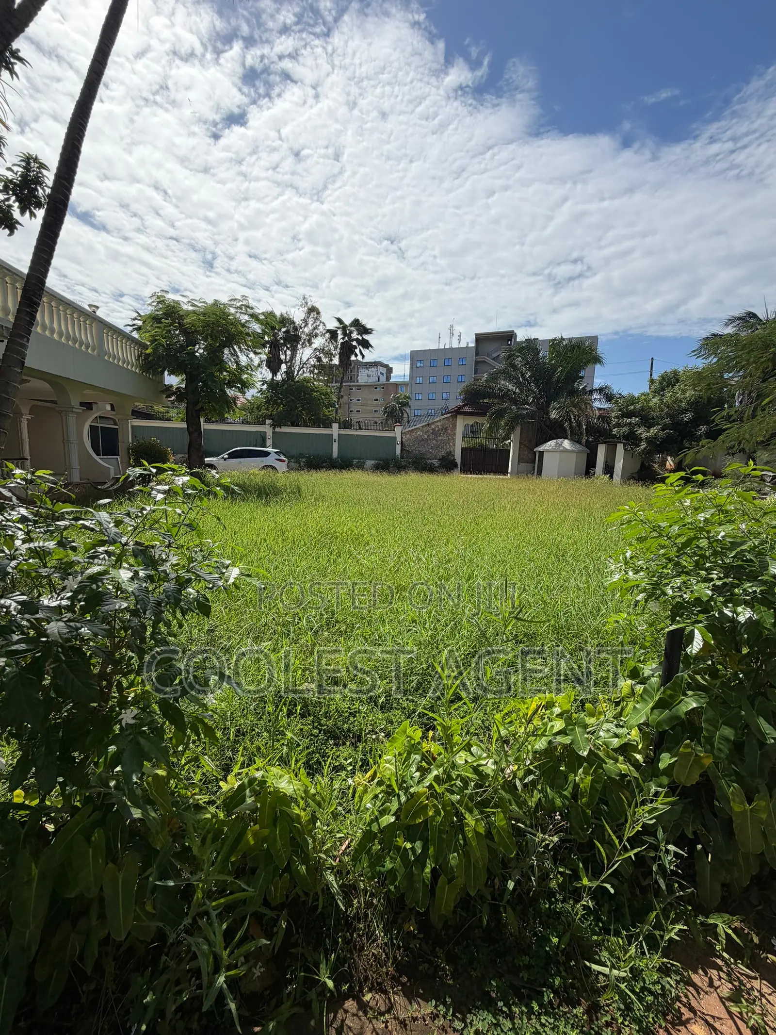 5bdrm Bungalow in Coolest Estate for rent