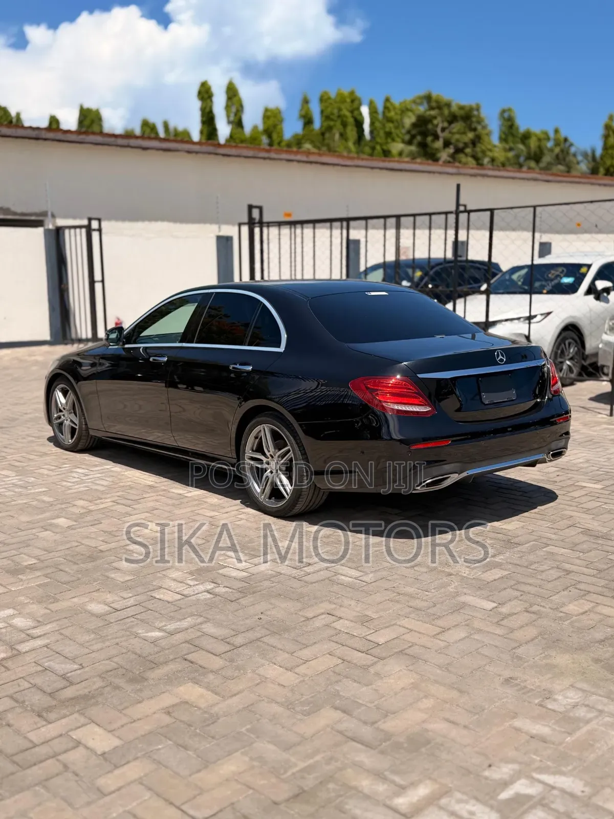 Mercedes-Benz E200 2017 Black