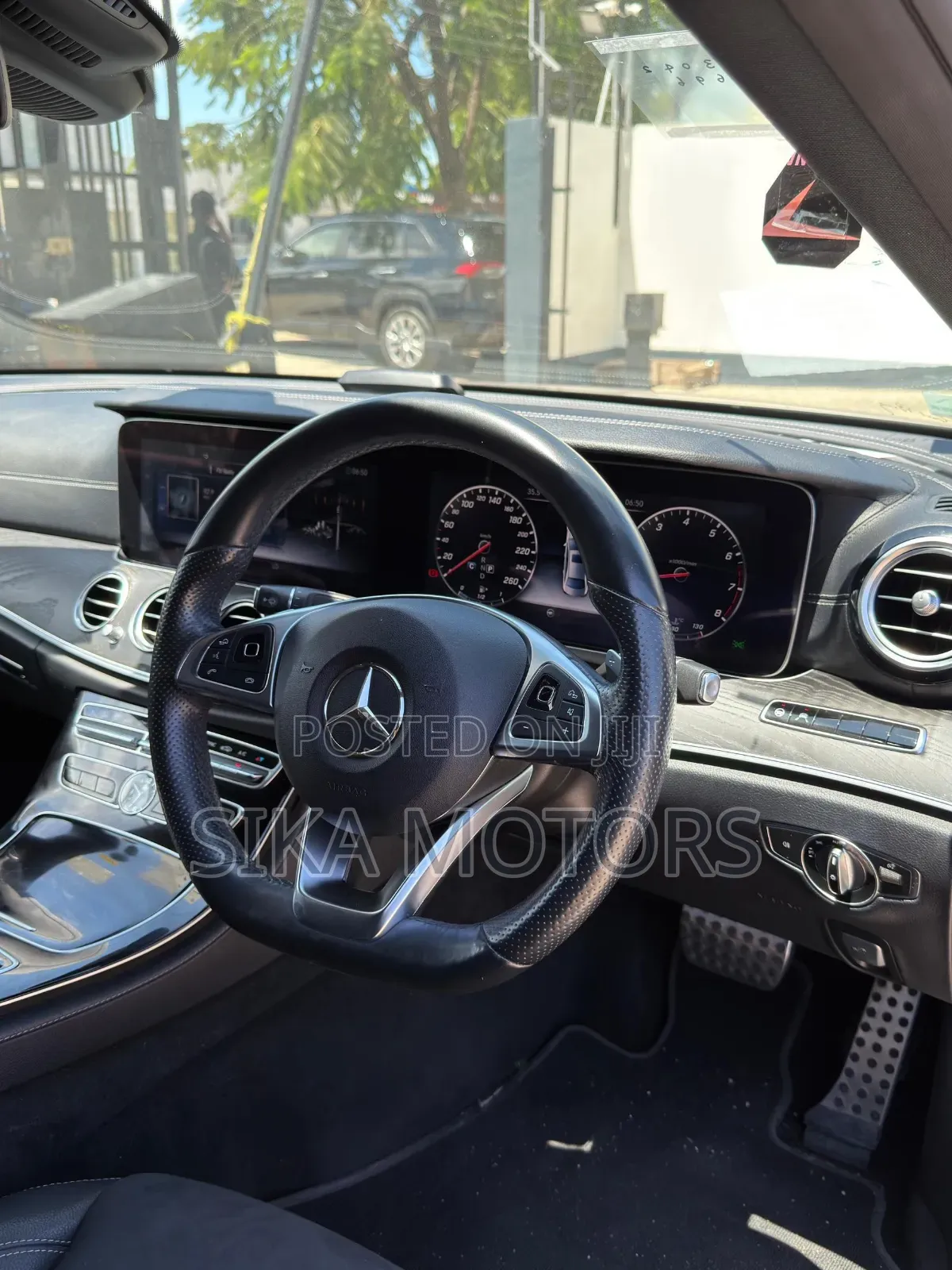 Mercedes-Benz E200 2017 Black
