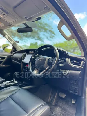 Toyota Fortuner 2023 Beige