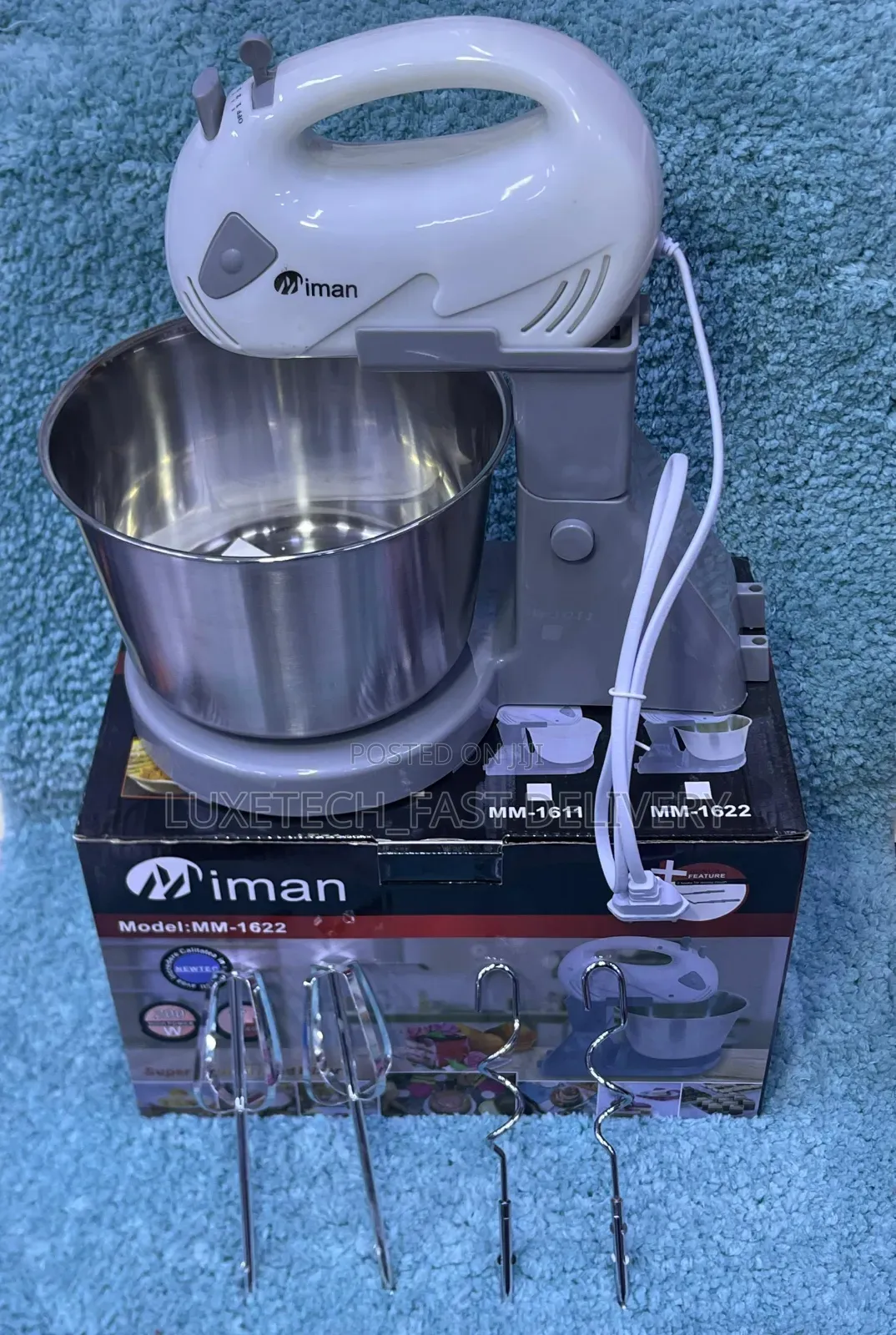 Small Portable 2-in-1 Hand Mixer With Bowl