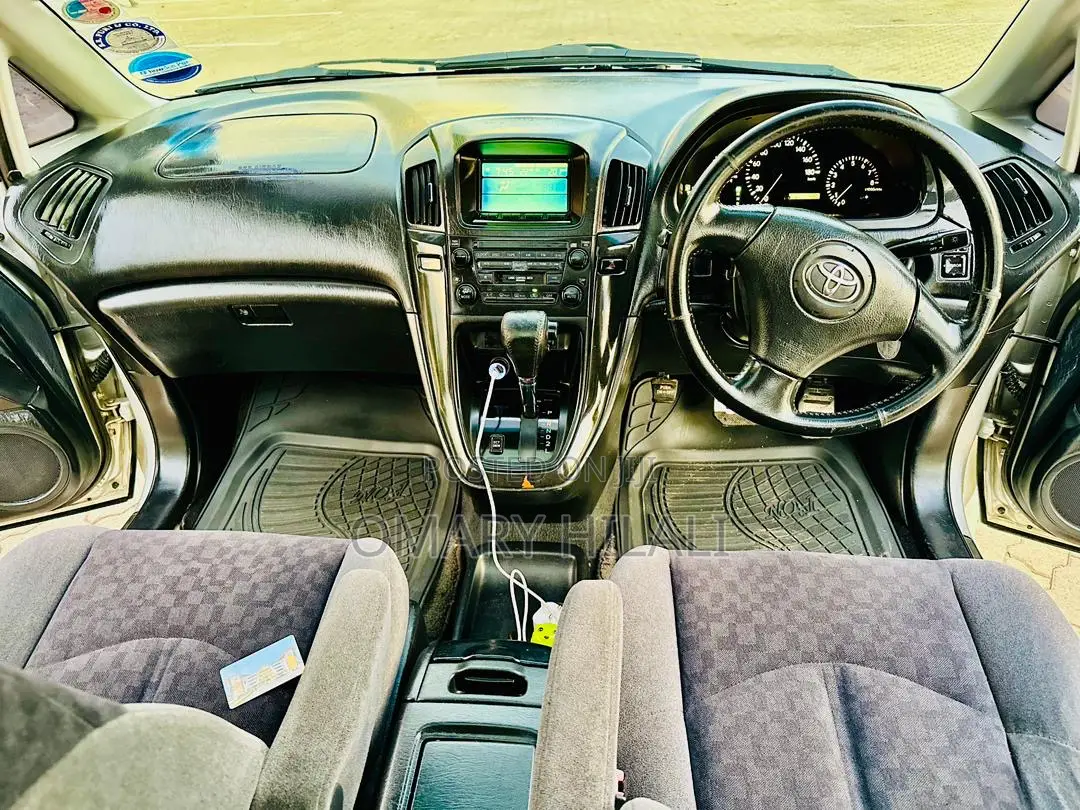Toyota Harrier 2002 Silver