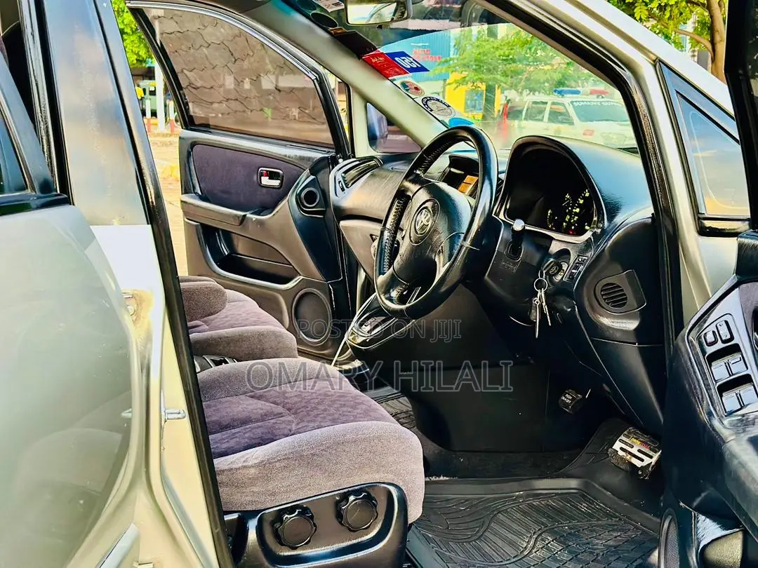Toyota Harrier 2002 Silver