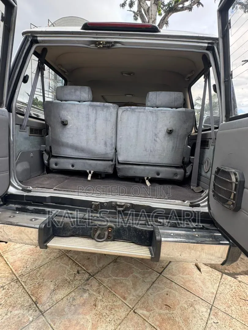 Toyota Land Cruiser Prado 2005 Gray