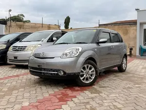 Mazda Verisa 2011 Silver