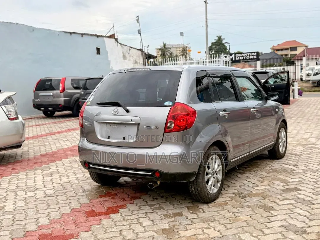 Mazda Verisa 2011 Silver