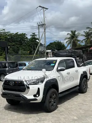 Toyota Hilux 2022 Pearl