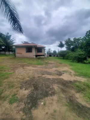 Plot Area SQM 2400 for Sale at Madale Mivumoni